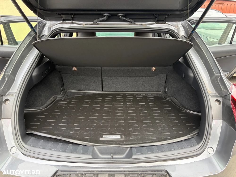 Lexus UX 250h Business Edition - 28