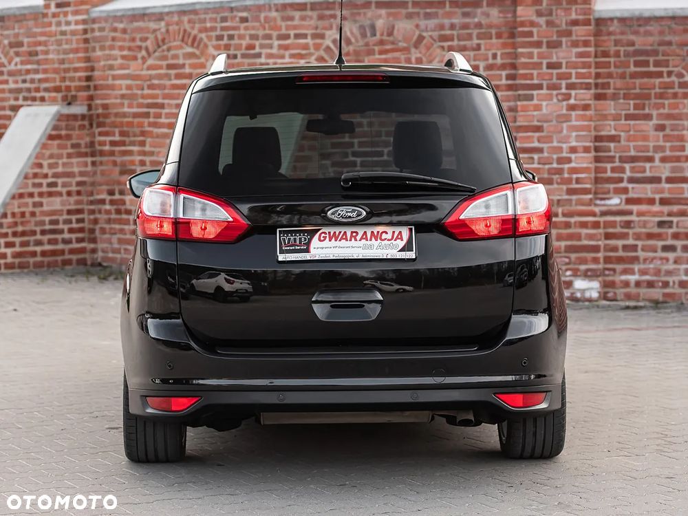 Ford Grand C-MAX - 11