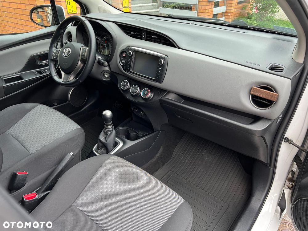 Toyota Yaris 1.33 Premium EU6 - 15