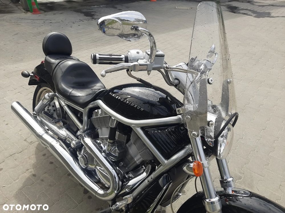 Harley-Davidson V-Rod Street Rod - 1