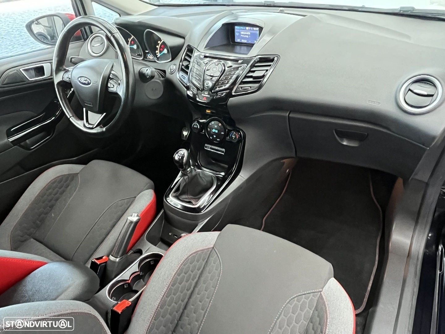 Ford Fiesta 1.0 T EcoBoost STLine Black&RED - 12