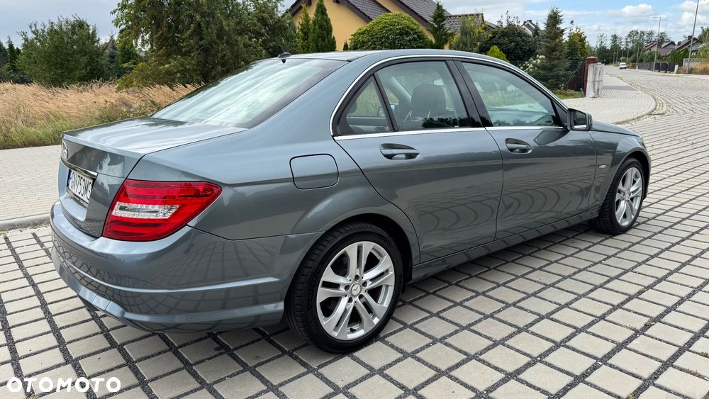 Mercedes-Benz Klasa C 180 CGI BlueEff Avantgarde - 15