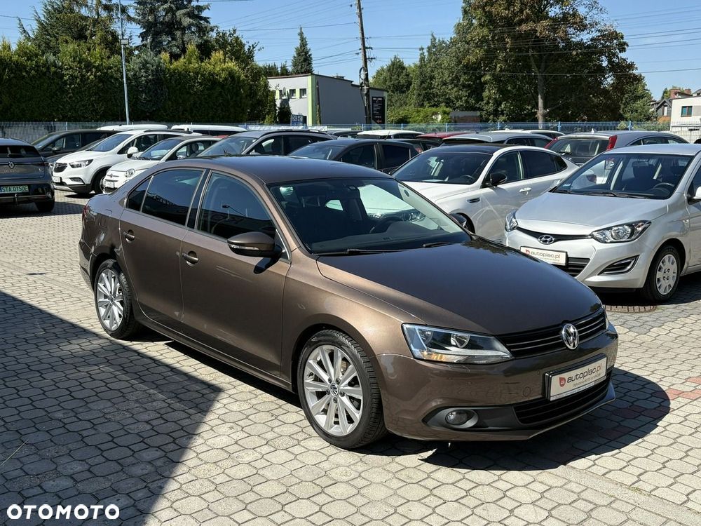 Volkswagen Jetta - 4