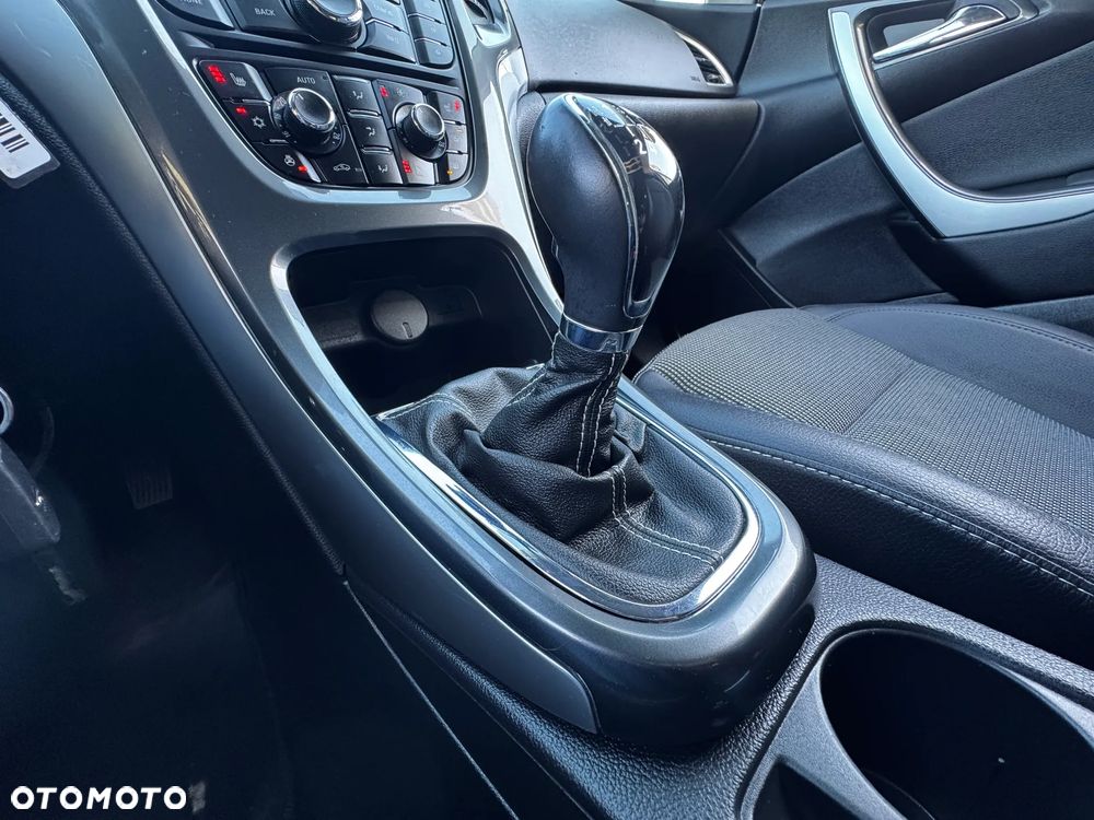 Opel Astra 1.4 Turbo Cosmo - 33