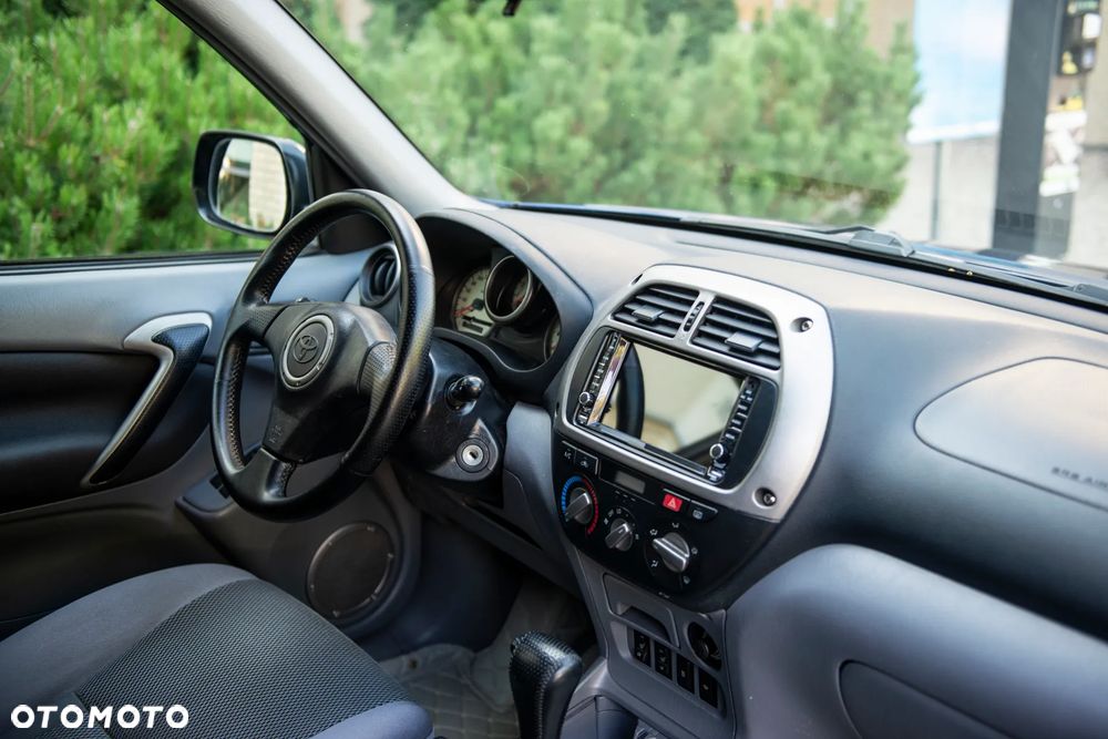 Toyota RAV4 2.0 VVT-i 4x4 - 25