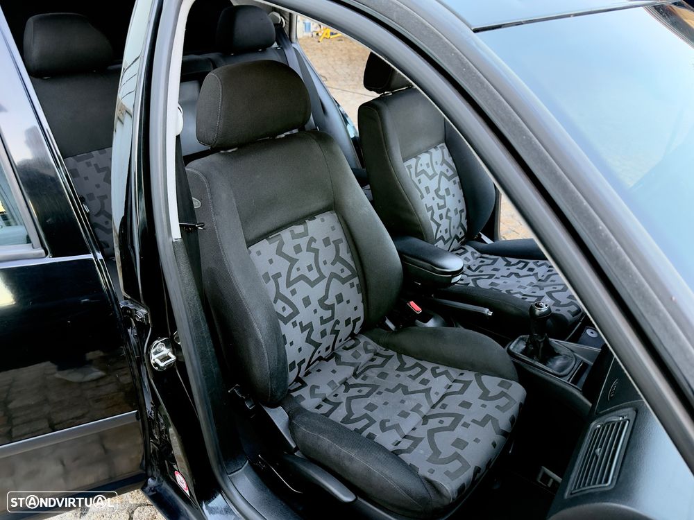 VW Golf 1.9 TDi Confortline AC - 45