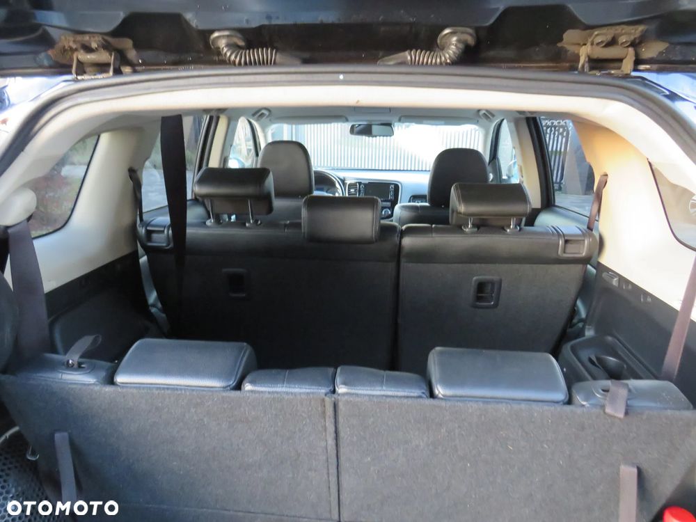 Mitsubishi Outlander 2.2 DI-D 4WD Automatik Intense - 12