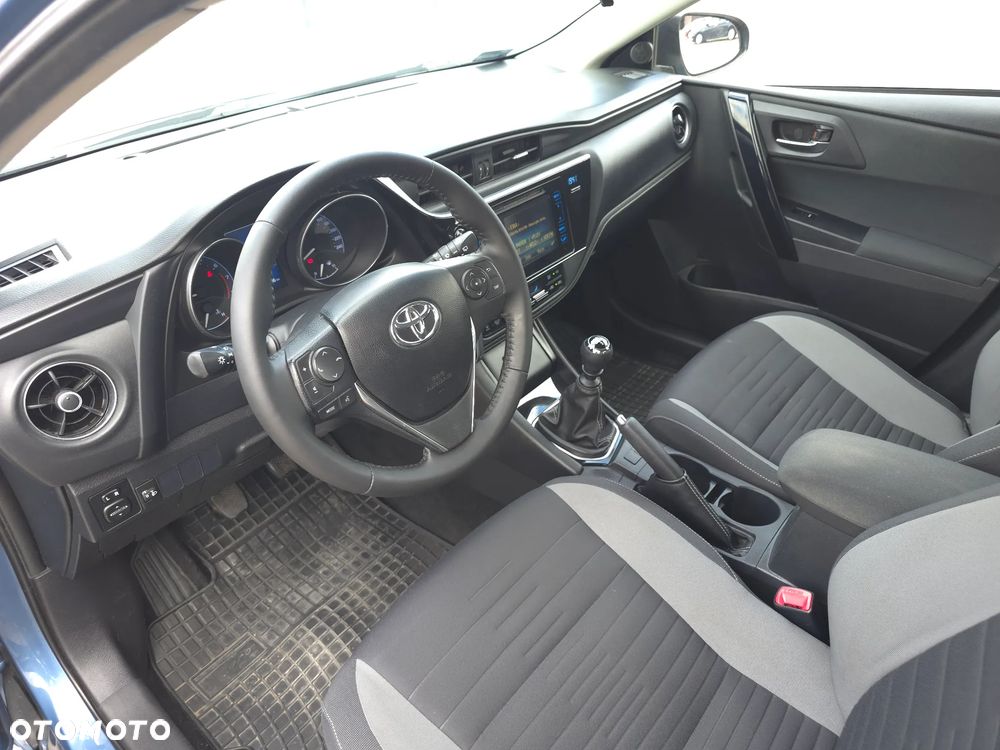 Toyota Auris 1.6 Premium - 21