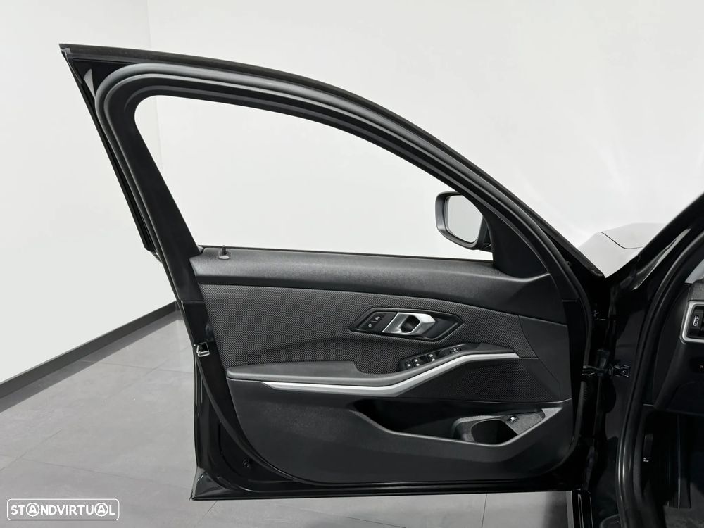 BMW 330 e Corporate Edition Auto - 17