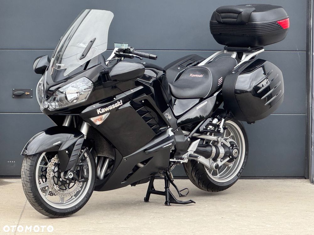 Kawasaki GTR - 23
