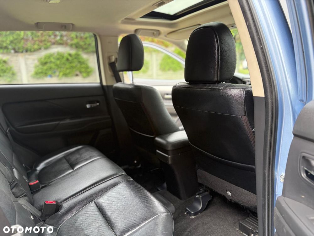 Mitsubishi Outlander - 27