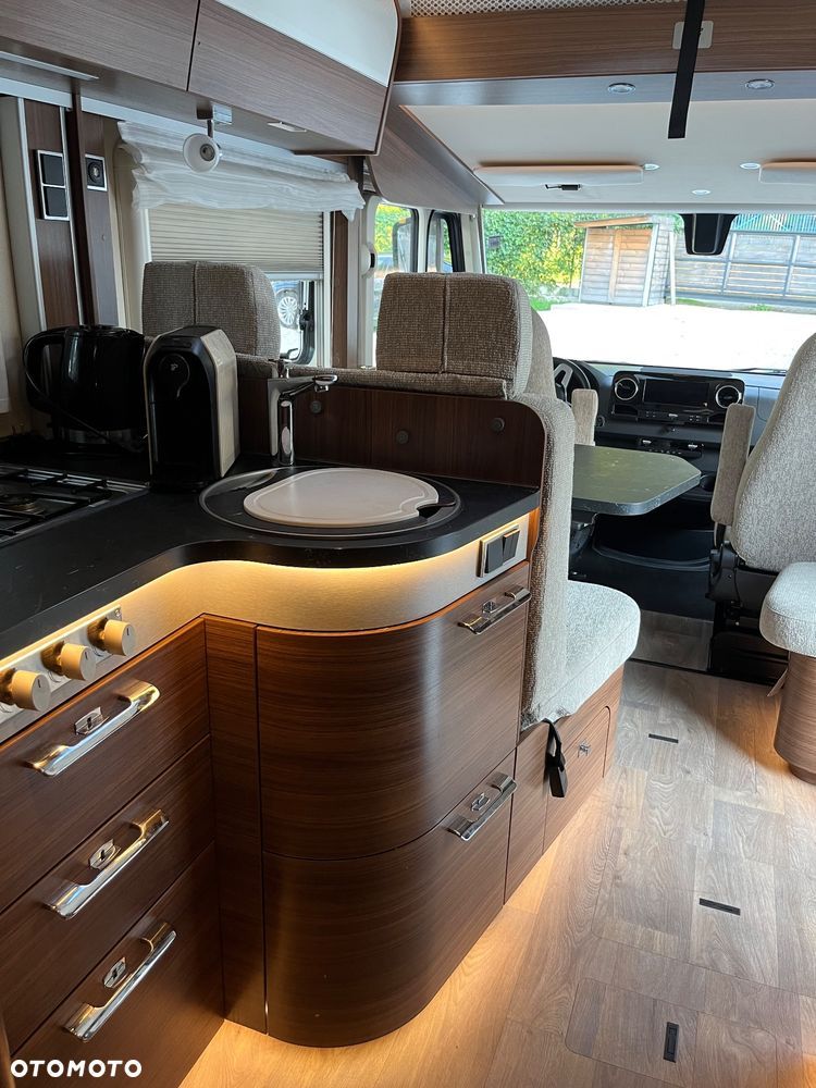 Mercedes-Benz Hymer - 10