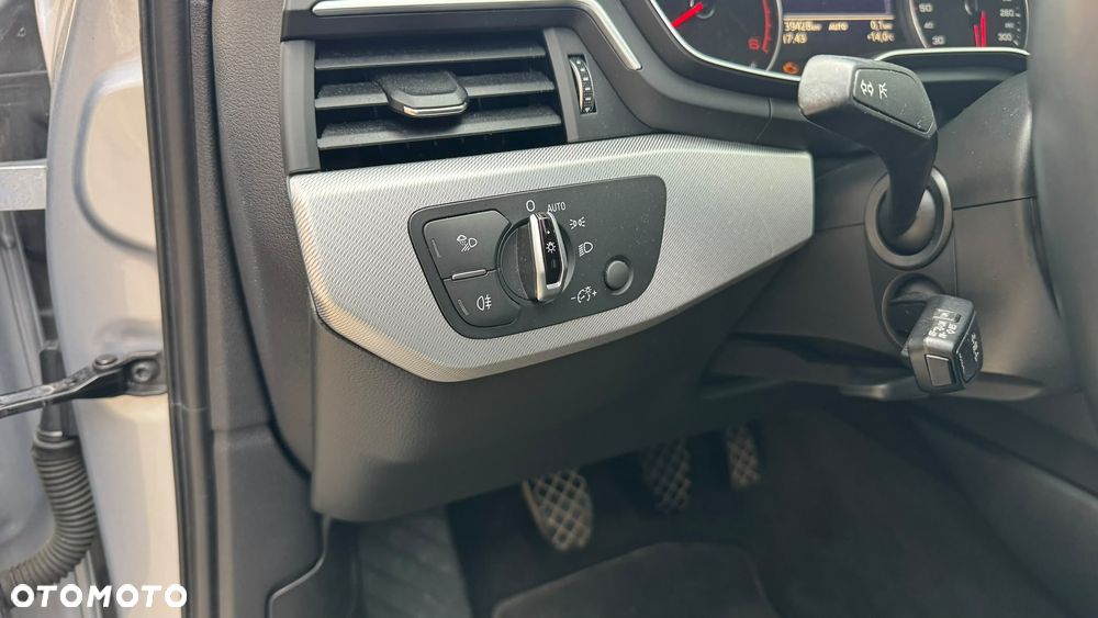 Audi A4 Avant 2.0 TDI Design - 22