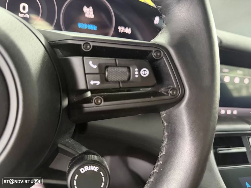 Porsche Taycan 4S - 39