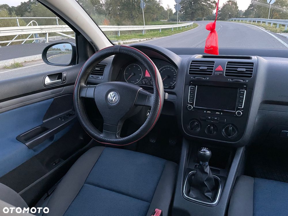 Volkswagen Golf - 5