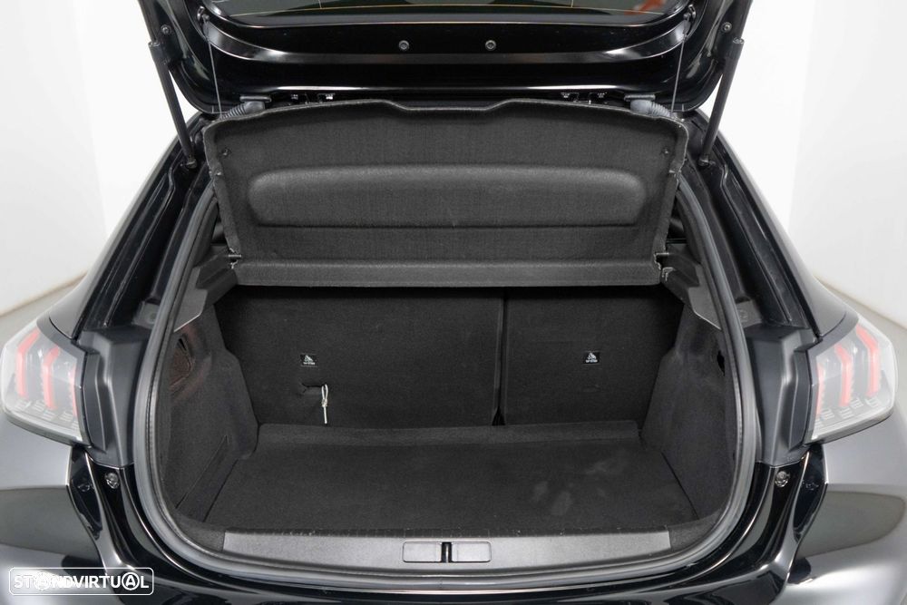 Peugeot e-208 50 kWh Allure - 11