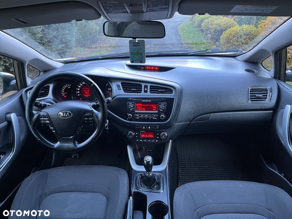 Kia Ceed - 11
