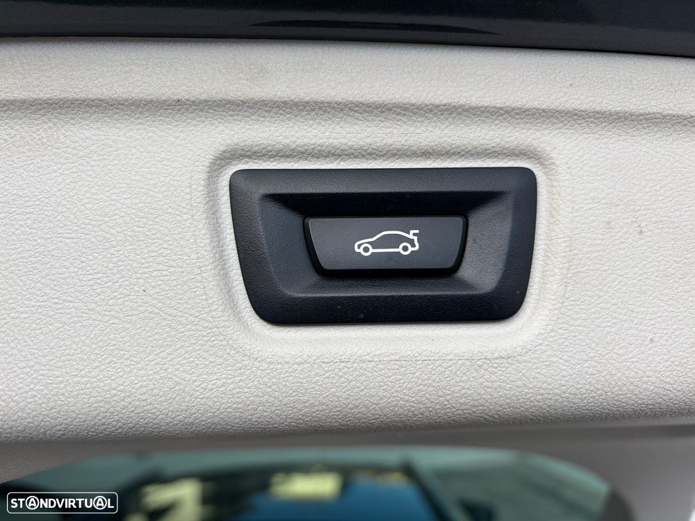 BMW 330 e Auto - 27