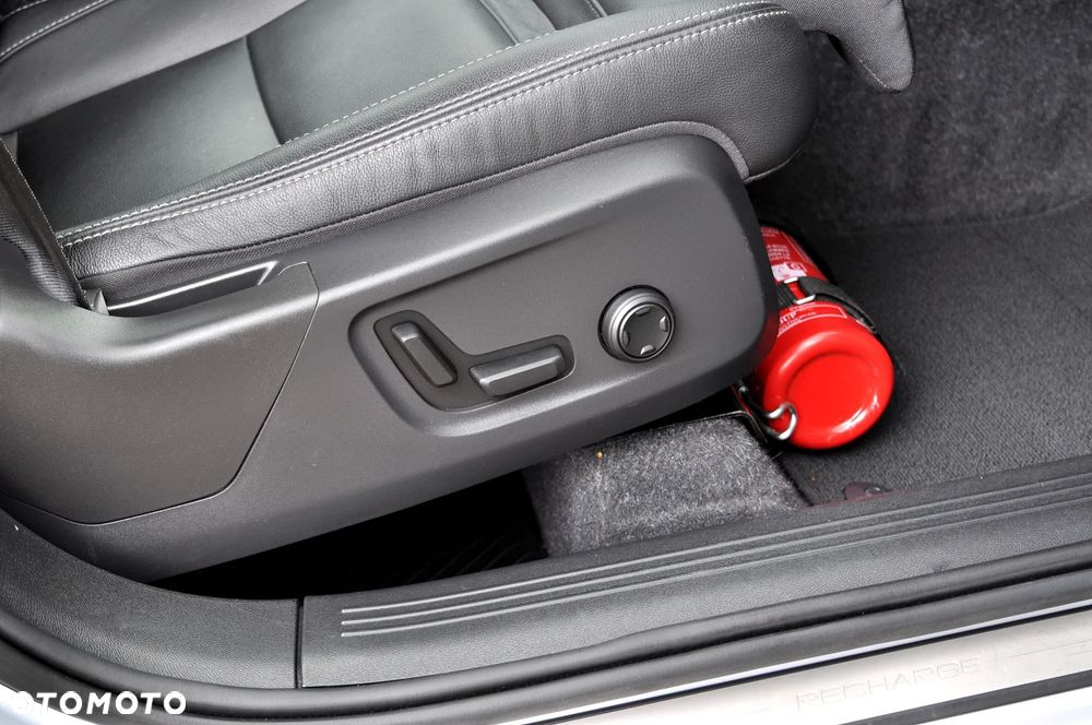 Volvo XC 40 T4 Recharge DKG RDesign Expression - 28