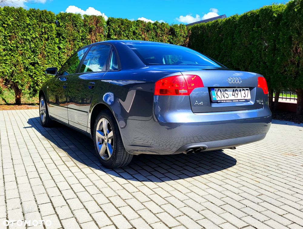 Audi A4 Limousine - 18