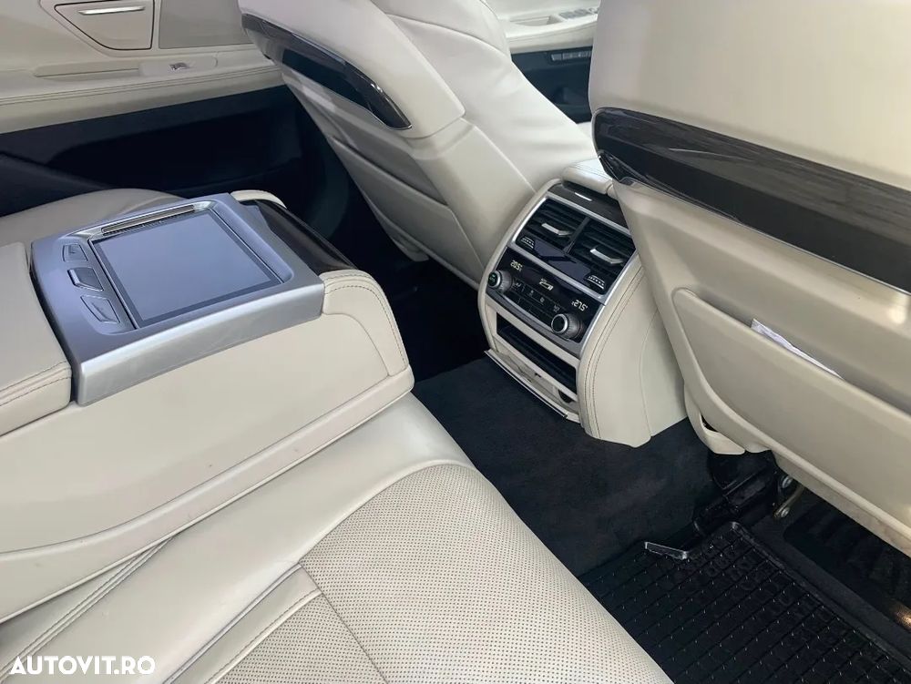 BMW Seria 7 730d xDrive - 9