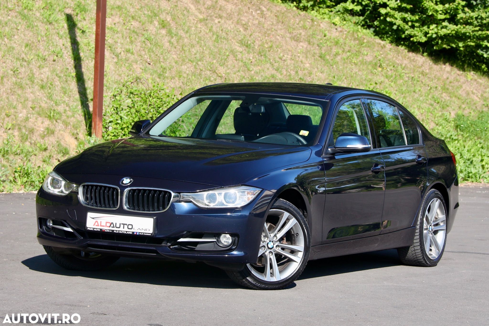 BMW Seria 3 320i Aut. Sport Line - 1