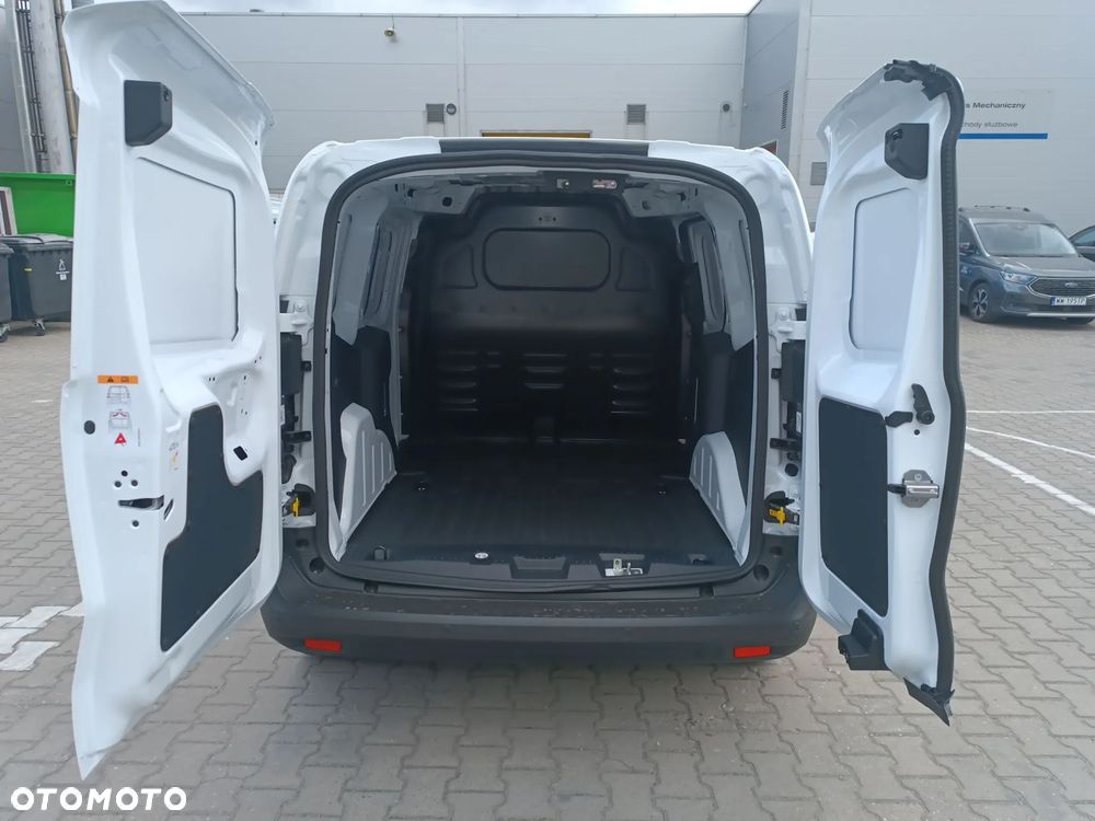 Ford Transit Courier - 24