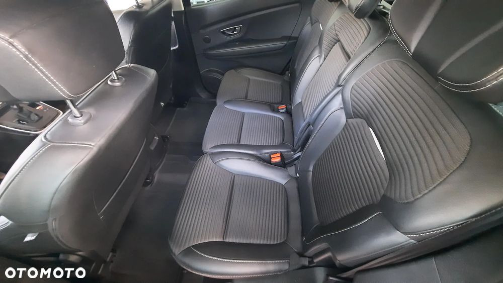 Renault Grand Scenic ENERGY TCe 160 EDC BOSE EDITION - 14