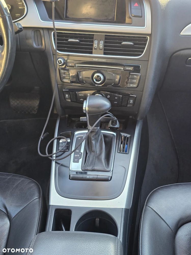 Audi A4 Limousine - 15