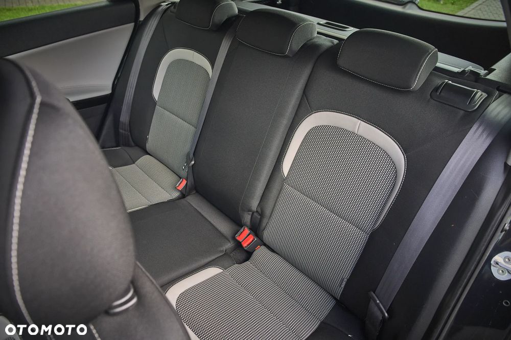 Kia Ceed 1.6 CRDi L Business Line - 28