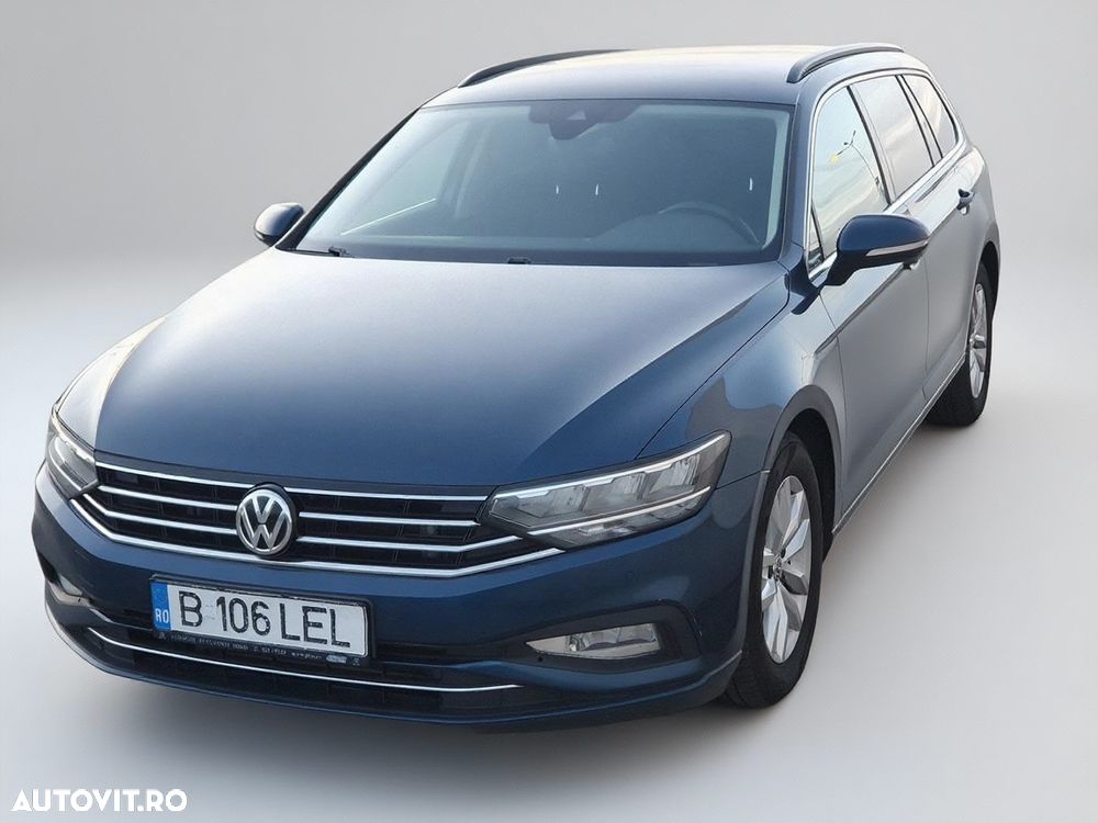 Volkswagen Passat - 1