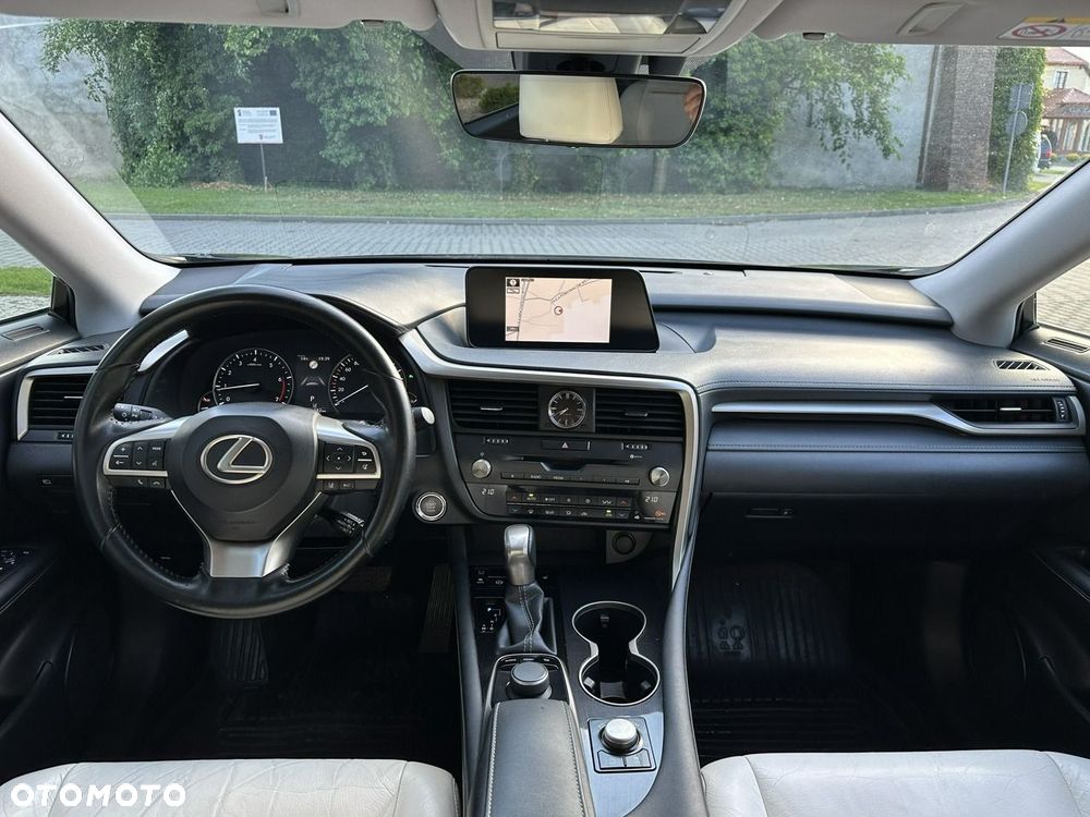 Lexus RX - 12