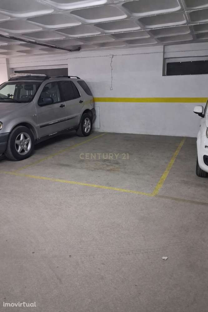 Garagem, Algueirão-Mem Martins, Rua dos Lírios - Grande imagem: 2/4