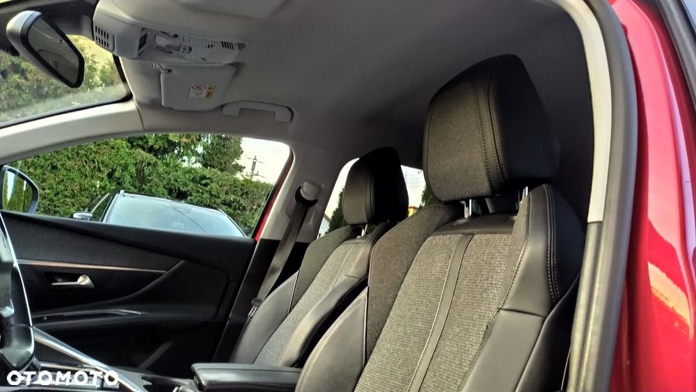 Peugeot 3008 1.2 PureTech GPF Allure S&S EAT8 - 19