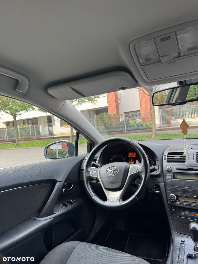 Toyota Avensis 2.0 Sol EU5 MS - 11