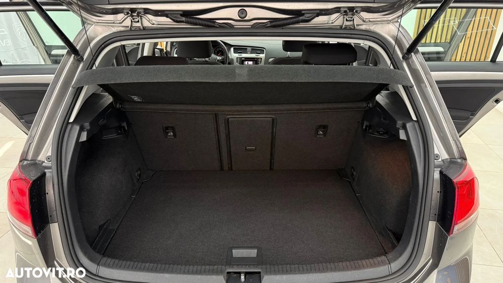 Volkswagen Golf 1.6 TDI BlueMotion Comfortline - 18