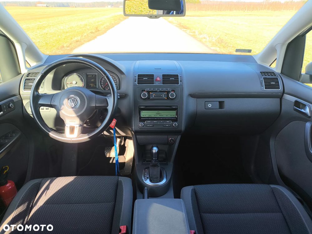 Volkswagen Touran 1.6 TDI DPF BlueMotion Technology DSG STYLE - 9