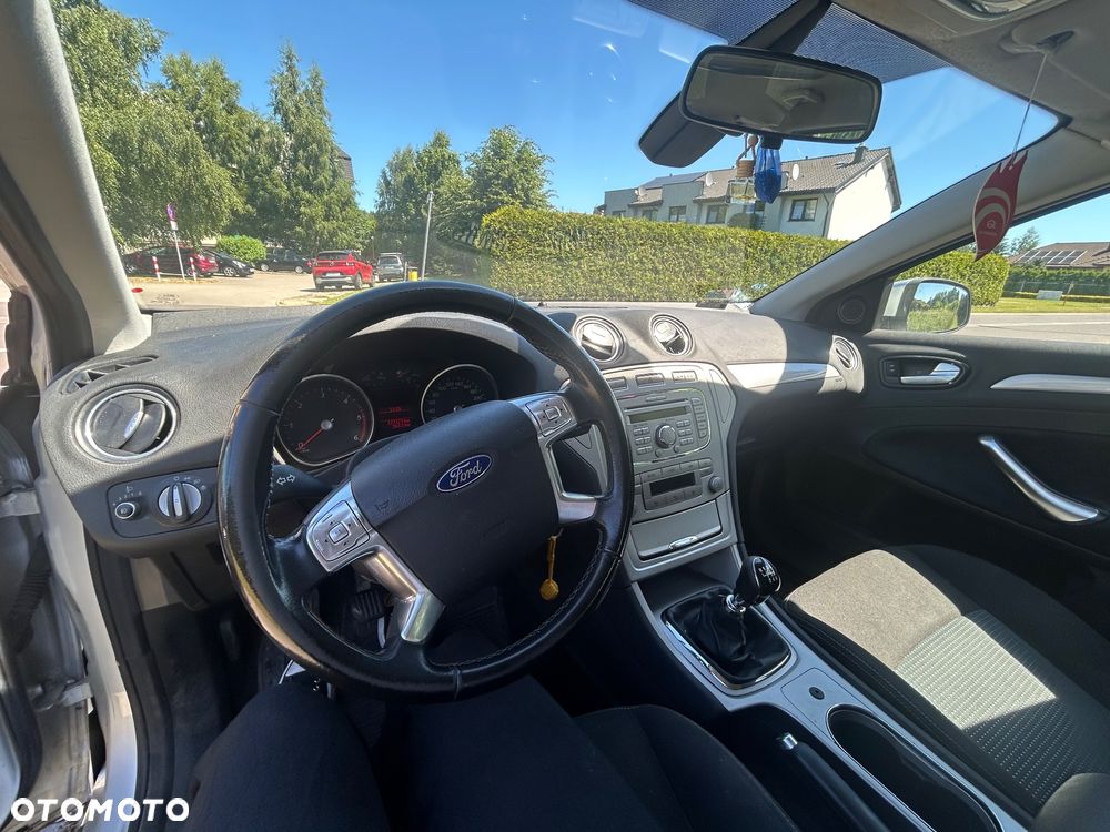Ford Mondeo 1.8 TDCi Trend - 11