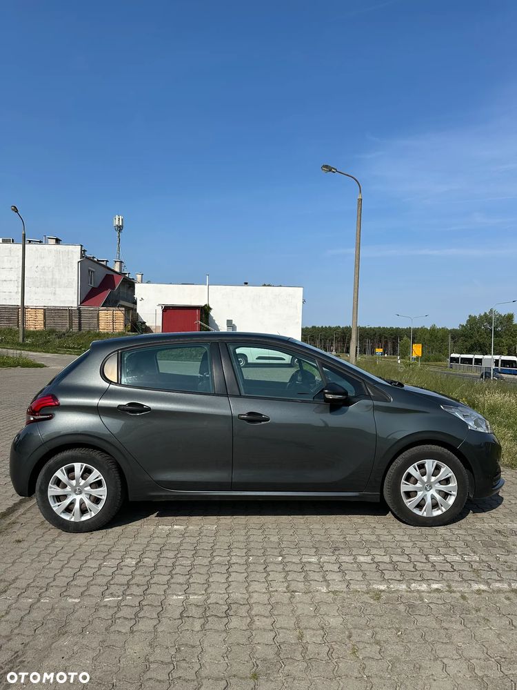 Peugeot 208 - 4