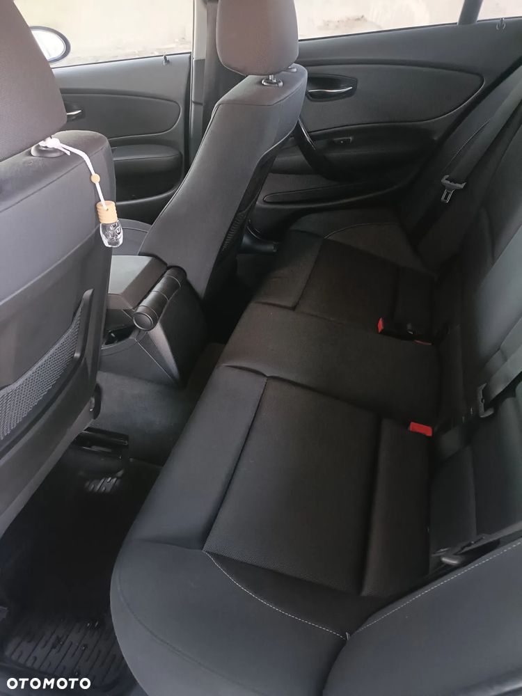 BMW X1 sDrive18i - 17