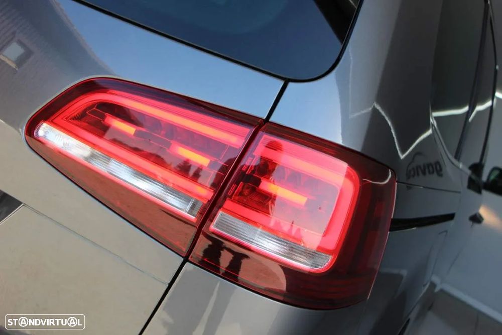 VW Sharan 2.0 TDI Blue Confortline DSG - 11
