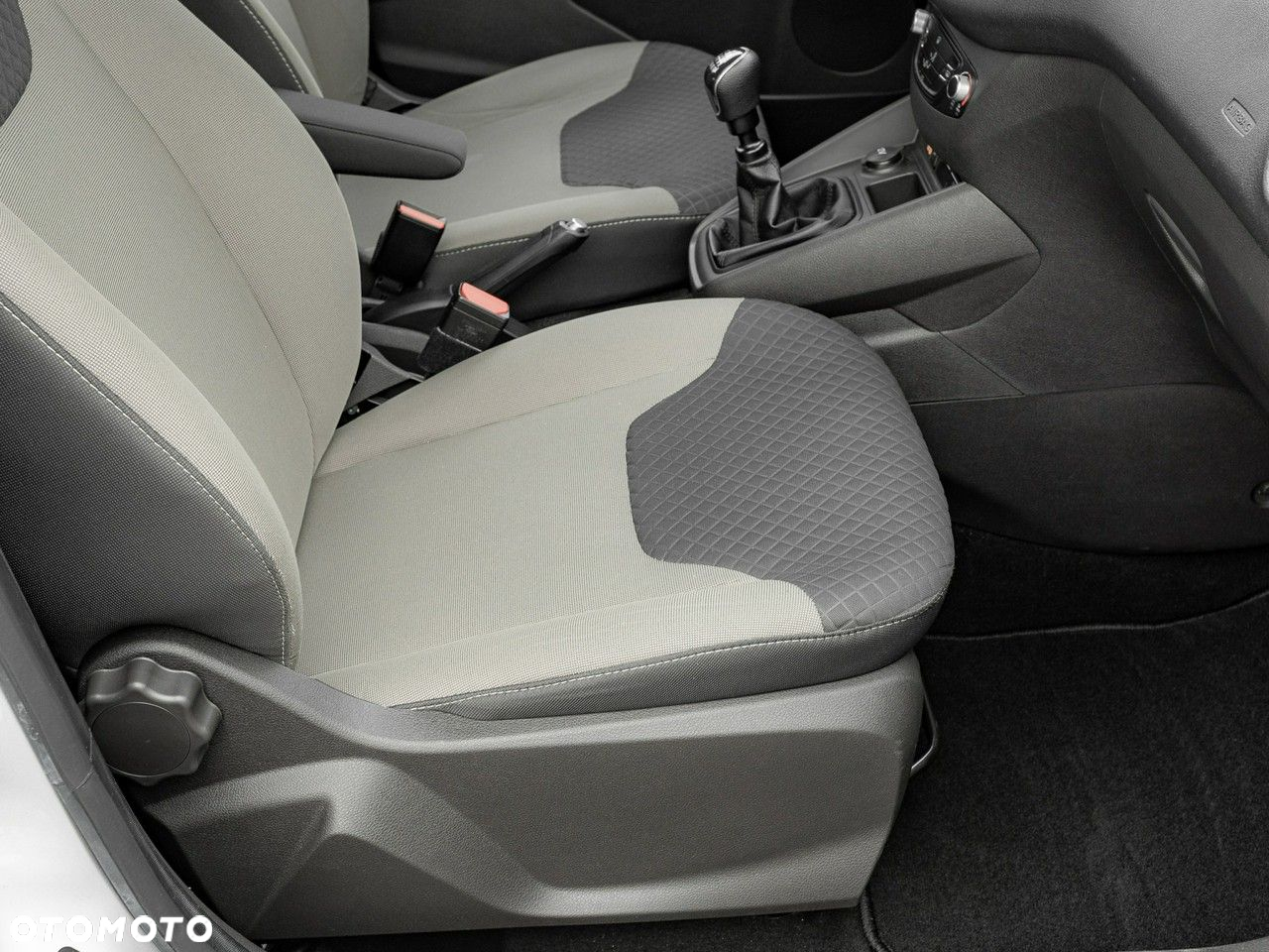 Ford Transit Courier 1.0 EcoBoost Trend - 24
