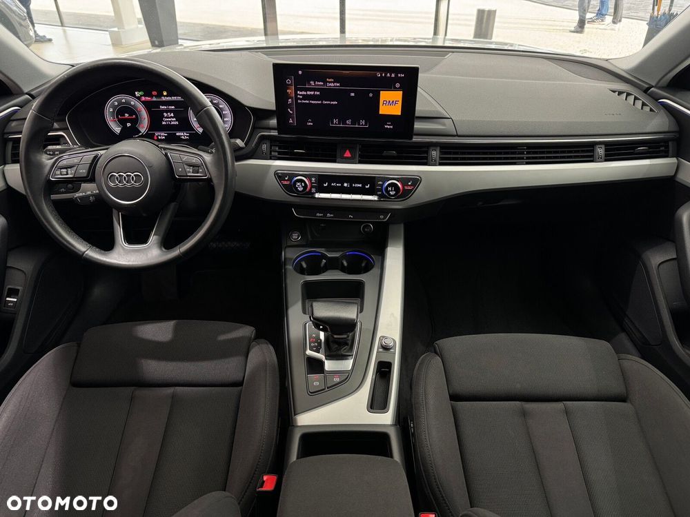 Audi A4 Limousine - 14