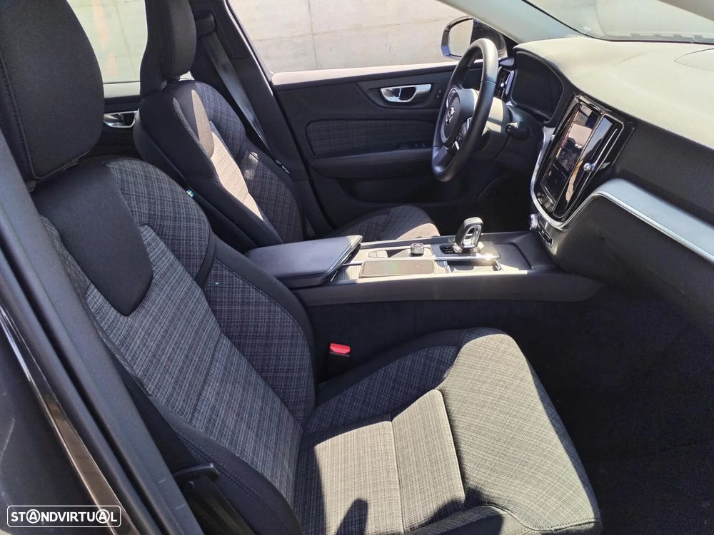 Volvo V60 2.0 B4 Essential Auto - 9