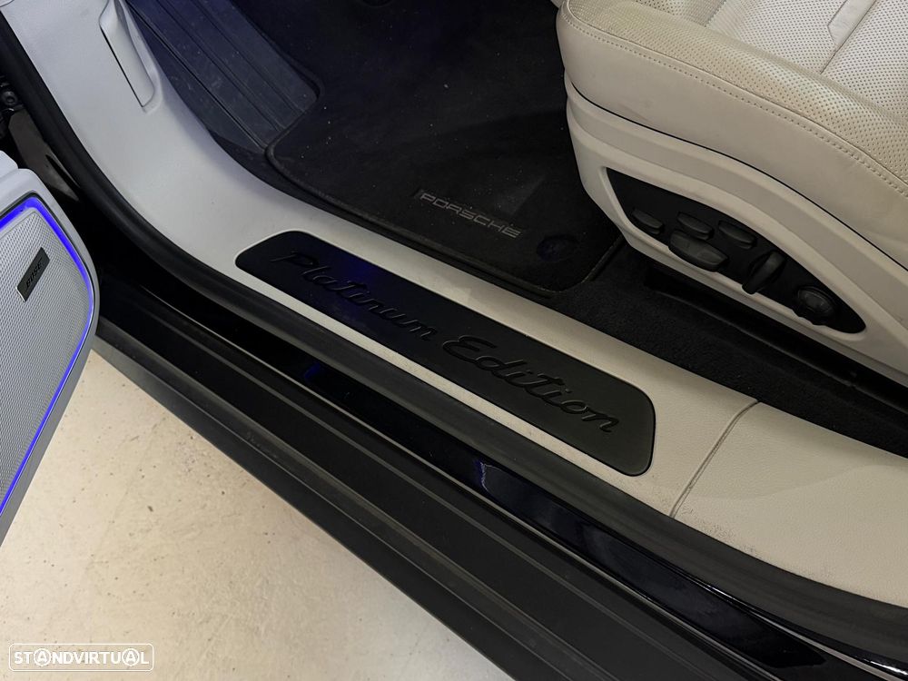 Porsche Panamera 4 E-Hybrid Platinum Edition - 33