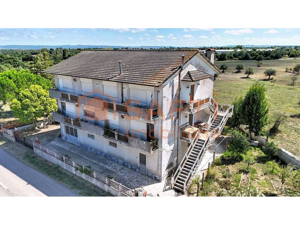Moradia Bi-Familiar com garagem e terreno agrícola em Delongo, Paia... - Grande imagem: 5/60