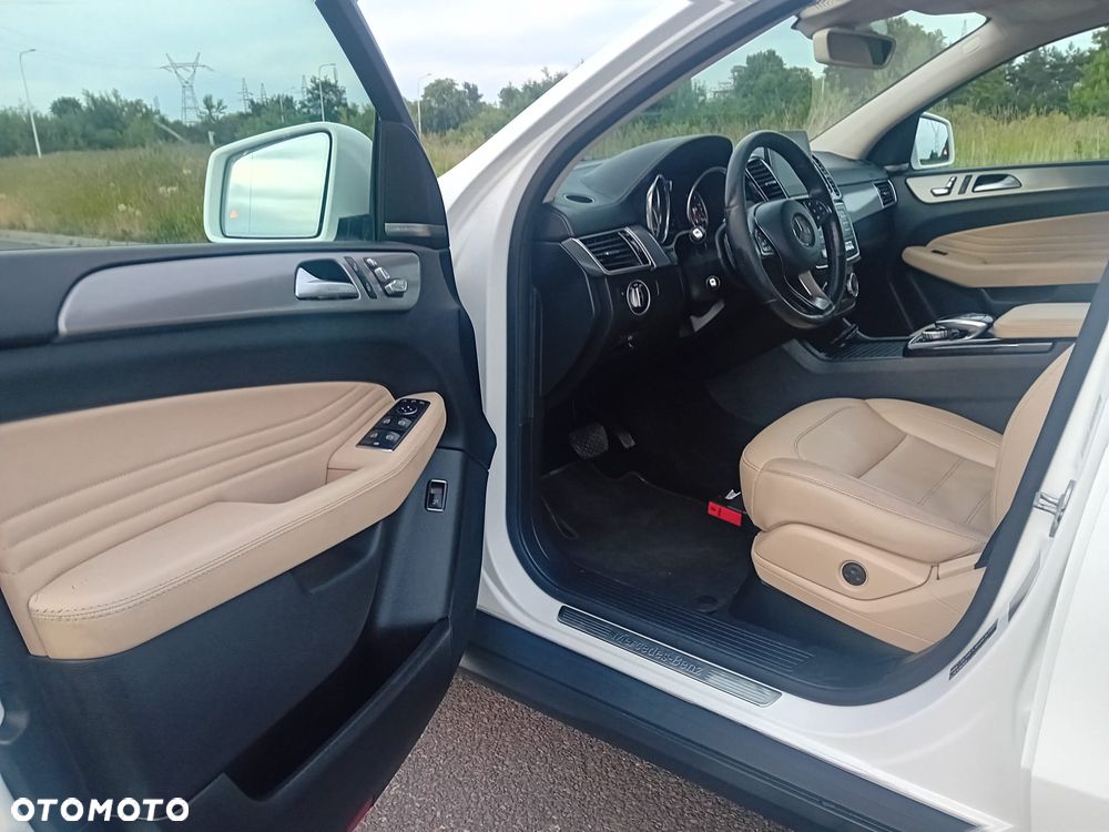 Mercedes-Benz GLE - 22