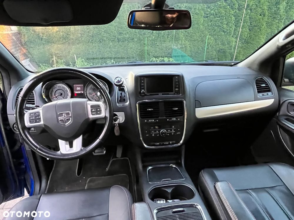 Dodge Grand Caravan 3.6 R/T - 25