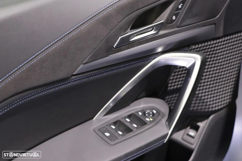 BMW iX2 eDrive20 Pack Desportivo M Pro - 18