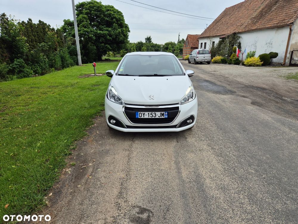 Peugeot 208 - 3